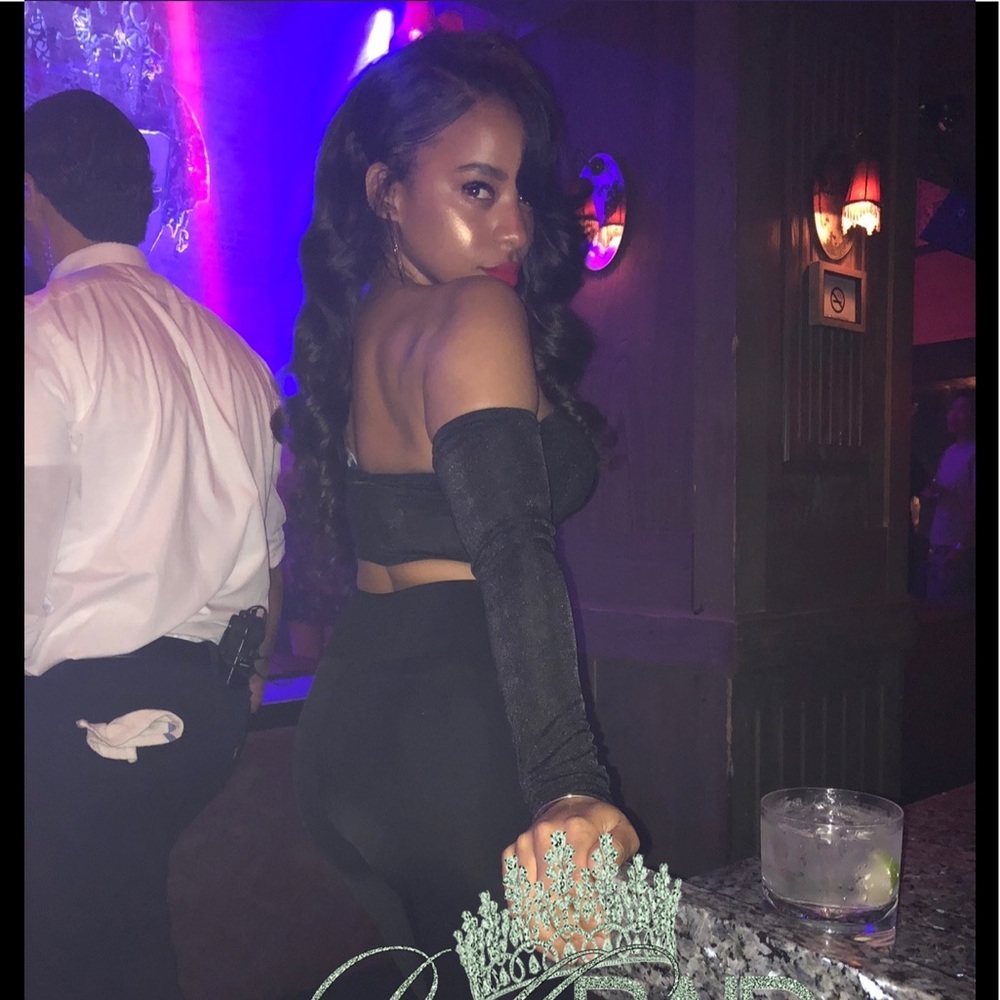 Cold shoulder longe sleeve crop top black - Picture 5 of 5